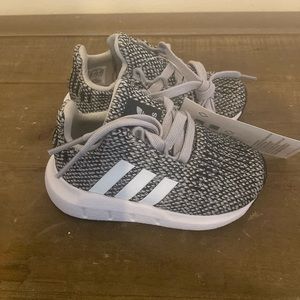 NWT Adidas Toddler swift run sneaker